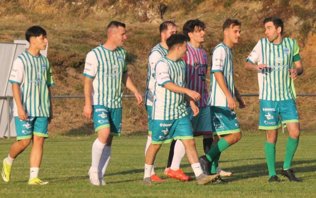 Hugo (dereita), celebrando un gol no IV All Star Futbolinlugo.