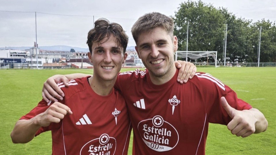 Azael, á esquerda, co Racing de Ferrol. RACING DE FERROL