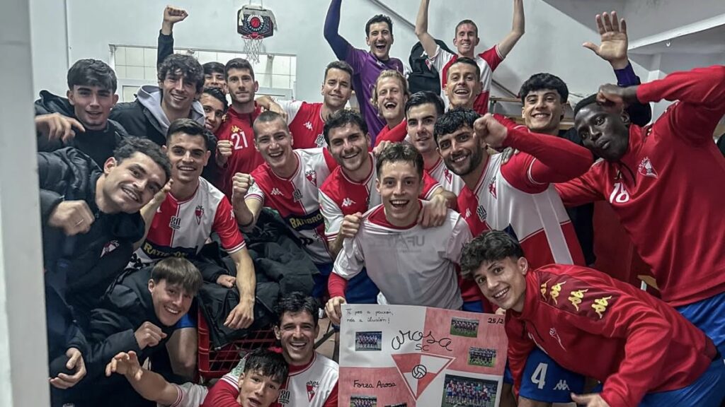 O Arosa celebra unha recente vitoria. AROSA SC