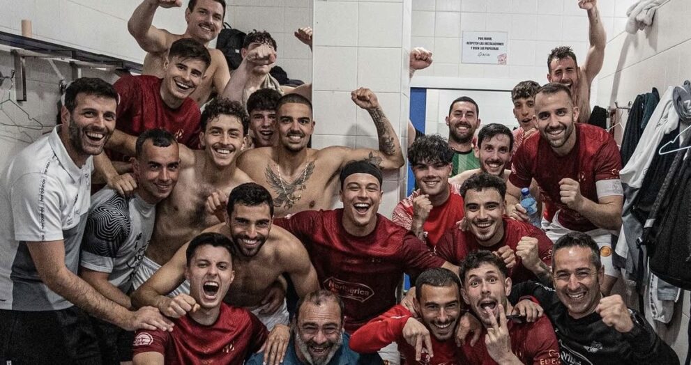 O Estradense celebra unha nova vitoria para volver a postos de playoff.