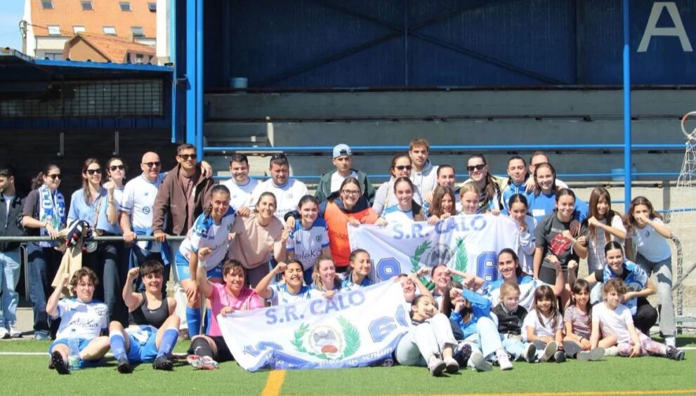 O Calo femenino celebra o seu pase a final